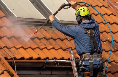 Démoussage et hydrofuge de toiture à Bey
